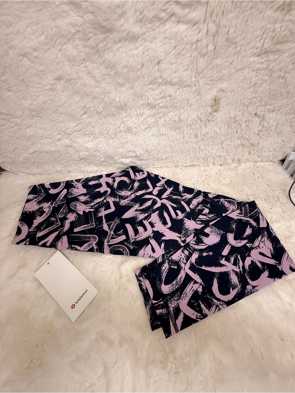 NWT Authentic Lululemon Women’s Leggings Size 10 Blue And Pink 28”